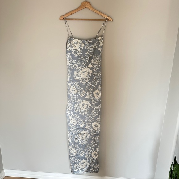 NEW Reformation Frankie Silk Dress in Porcelain Blue Floral |  size 2 - Picture 7 of 12